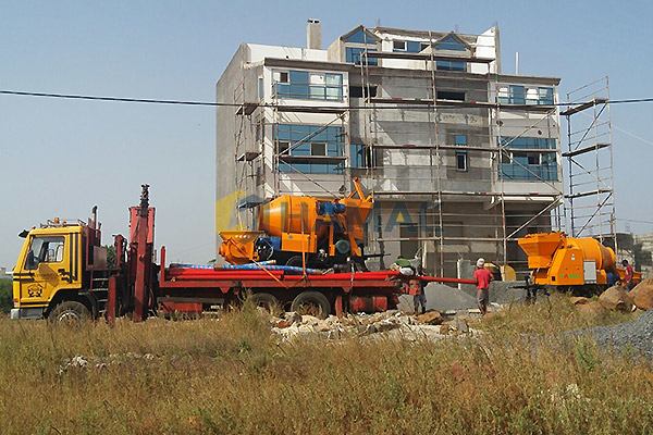 JBT30 concrete mixer with pump in Verde Cape 